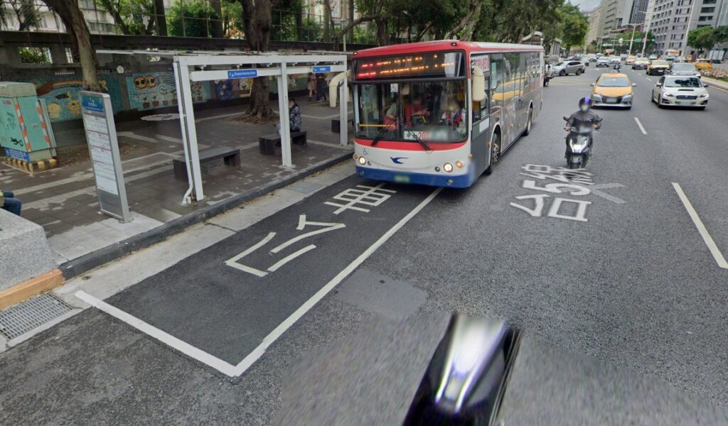 Zhongxiao Elementary School Station
