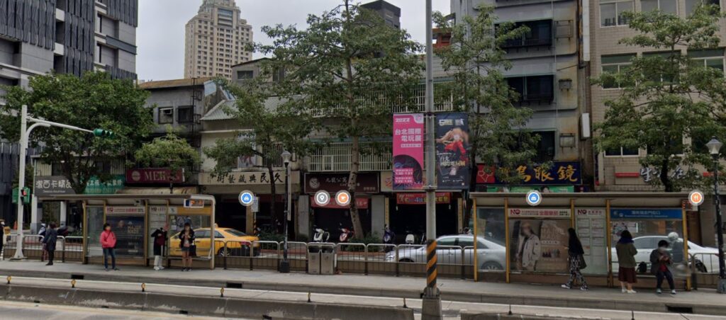 Roosevelt Jinmen Street Exit